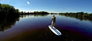 paddleboarding the mississippi river and lake outdoor family trip